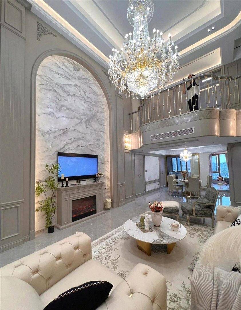 这套房子不靠夸张材料取胜靠把日常打理到发光干净到能映出灯具的轮廓开元棋牌46岁秦岚的豪宅爆了全屋精致温暖一尘不染刚好适合两个人住(图1)